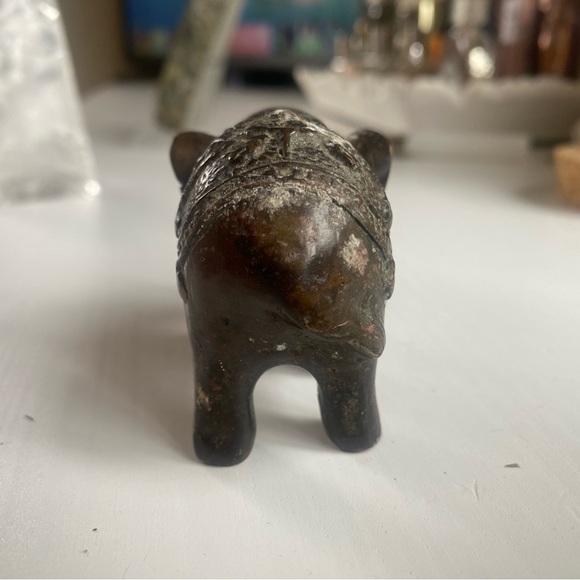 Elephant statue - Picture 4 of 5